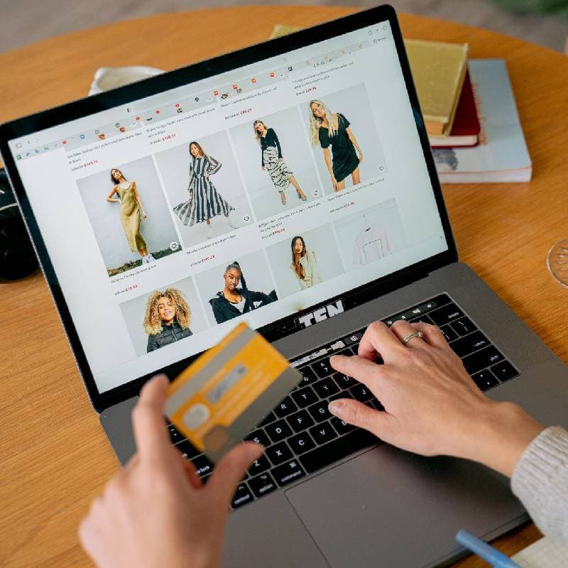How Vanteeq Works - Shipping and Packaging Vanteeq shopping bag and secure packaging shipment details